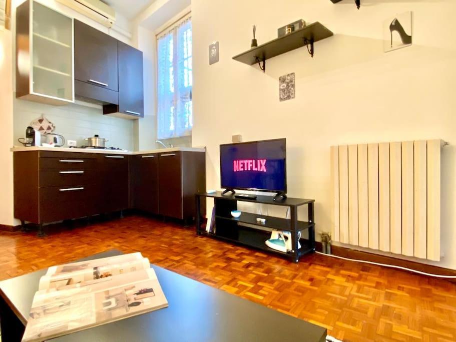 • Cozy House • 10 Min Rho Fiera Apartment Milan Luaran gambar