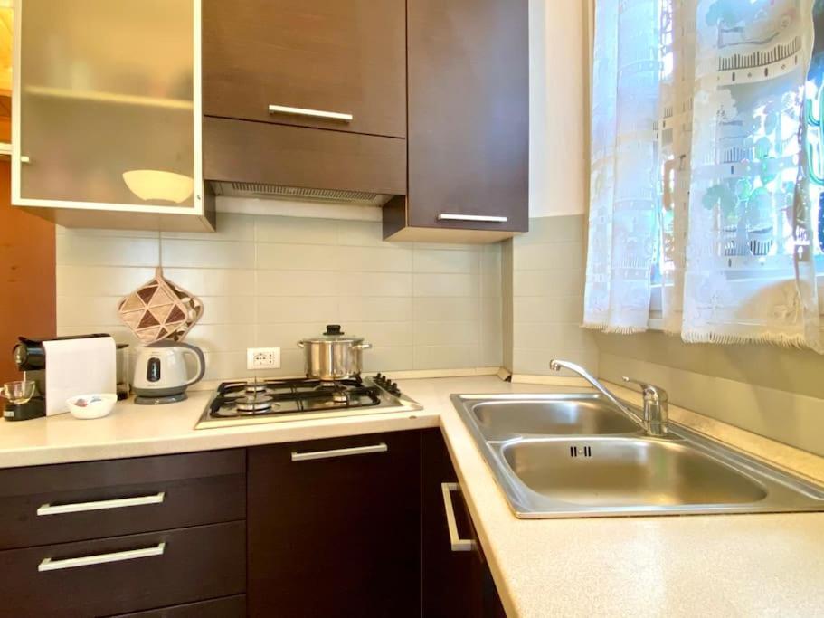 • Cozy House • 10 Min Rho Fiera Apartment Milan Luaran gambar